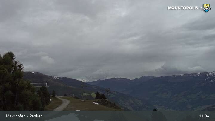 Archived image Webcam Mayrhofen - Penkenbahn