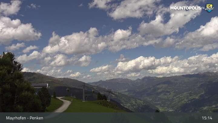 Archived image Webcam Mayrhofen - Penkenbahn