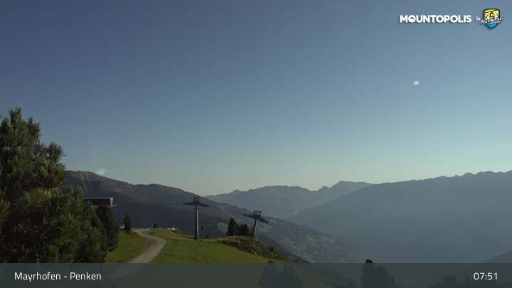 Archived image Webcam Mayrhofen - Penkenbahn