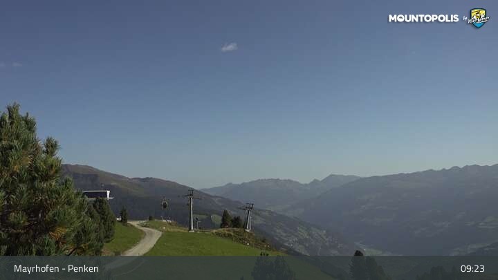 Archived image Webcam Mayrhofen - Penkenbahn