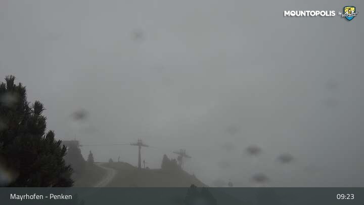 Archived image Webcam Mayrhofen - Penkenbahn
