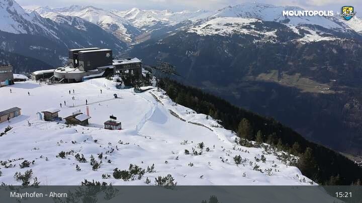 Archiv Foto Webcam Mayrhofen - Bergstation auf dem Ahorn