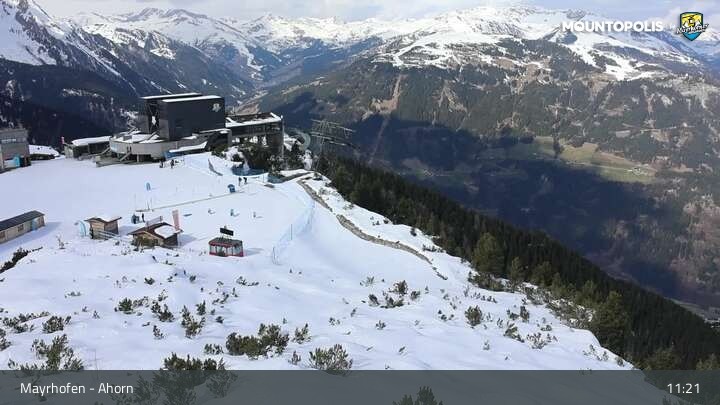 Archiv Foto Webcam Mayrhofen - Bergstation auf dem Ahorn
