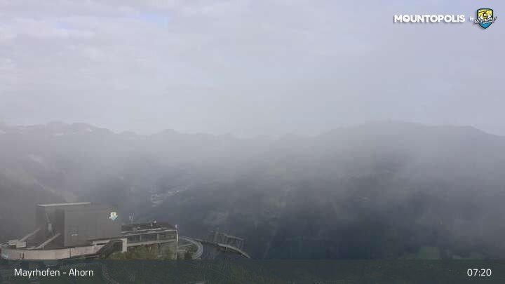Archived image Webcam Mayrhofen - Mountain station at Ahorn mountain