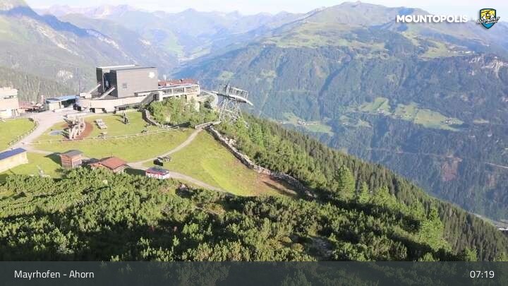 Archived image Webcam Mayrhofen - Mountain station at Ahorn mountain