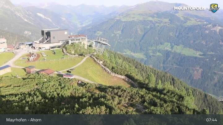 Archiv Foto Webcam Mayrhofen - Bergstation auf dem Ahorn