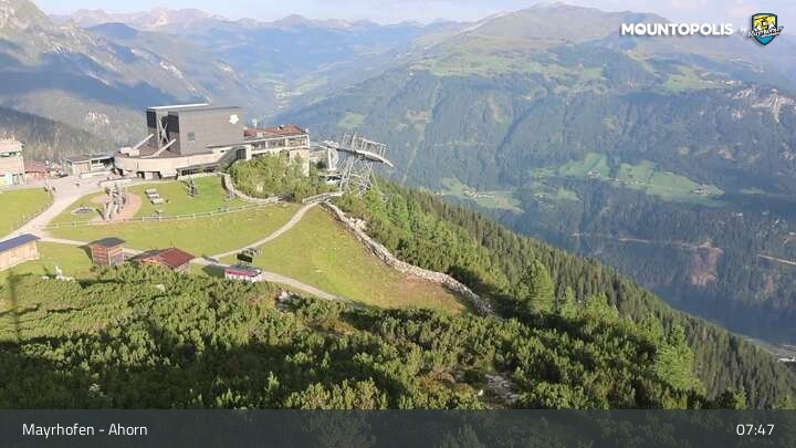 Archived image Webcam Mayrhofen - Mountain station at Ahorn mountain