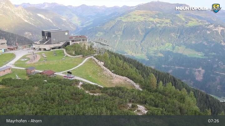 Archived image Webcam Mayrhofen - Mountain station at Ahorn mountain