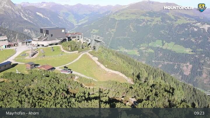 Archived image Webcam Mayrhofen - Mountain station at Ahorn mountain