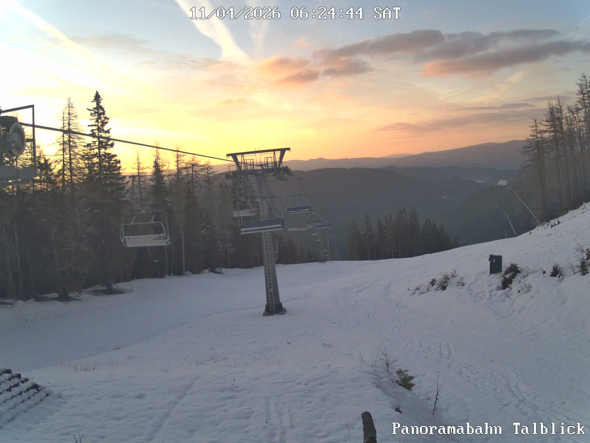 Archived image Webcam mountain station Panoramalift, alp Brunnalm/mount Hohe Veitsch