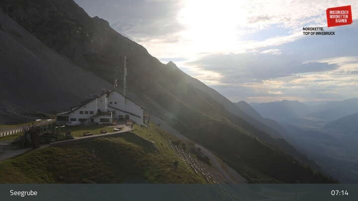 Archiv Foto Webcam Innsbrucker Nordkettenbahnen, Bergstation Seegrube