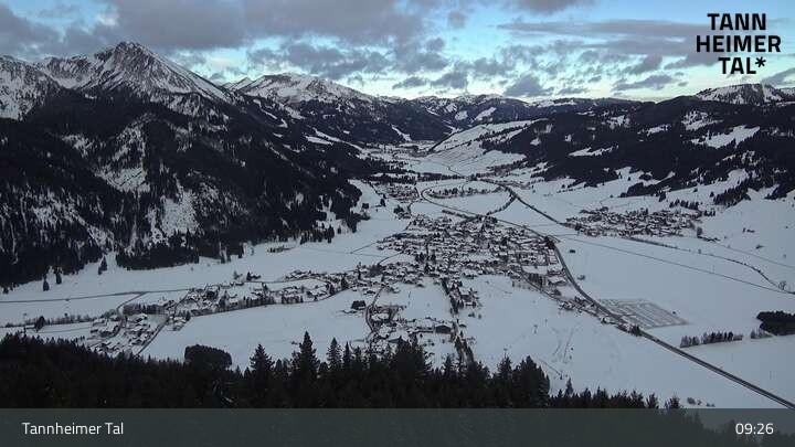 Archived image Webcam Tannheim: Mid sSation Neunerkoepfle