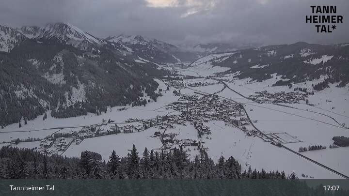 Archived image Webcam Tannheim: Mid sSation Neunerkoepfle