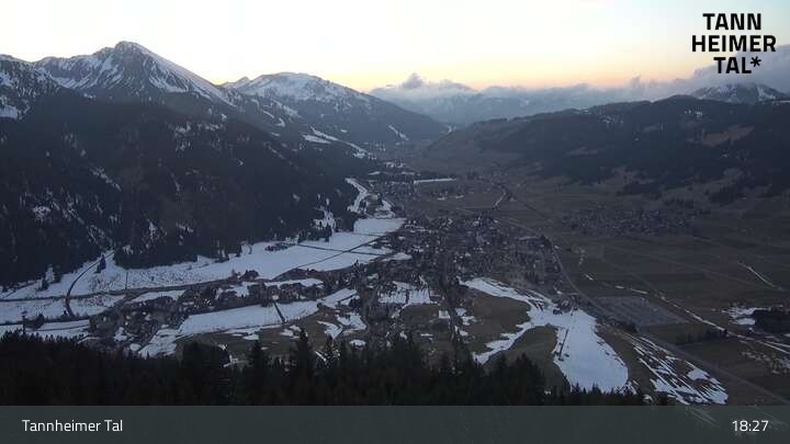 Archived image Webcam Tannheim: Mid sSation Neunerkoepfle