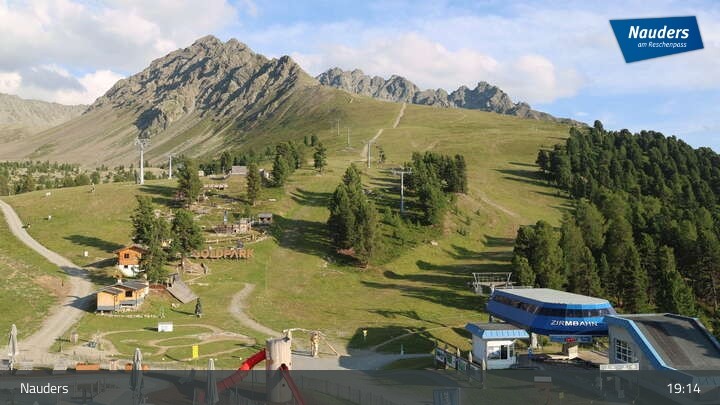 Archiv Foto Webcam Bergkastelseilbahn Bergstation