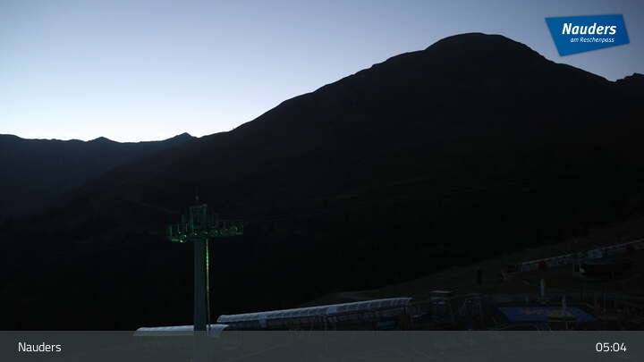 Archived image Webcam Bergkastelseilbahn mountain station