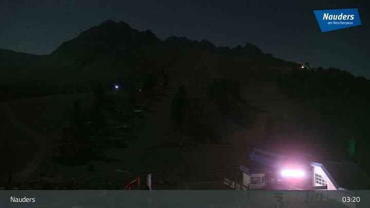 Archived image Webcam Bergkastelseilbahn mountain station
