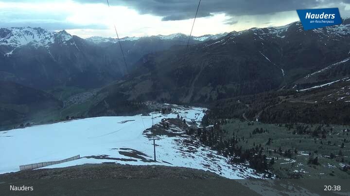 Archived image Webcam Mountain station Zirmbahn (Nauders)