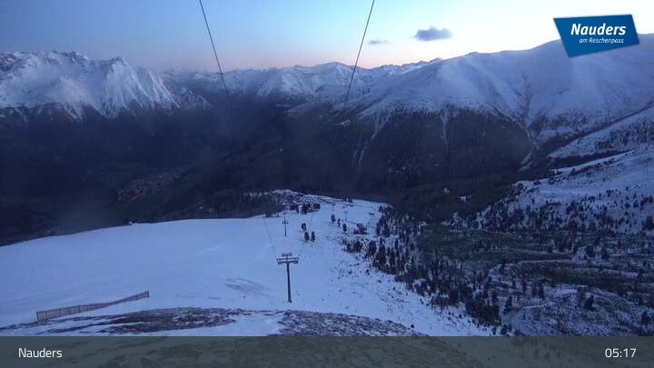 Archived image Webcam Mountain station Zirmbahn (Nauders)