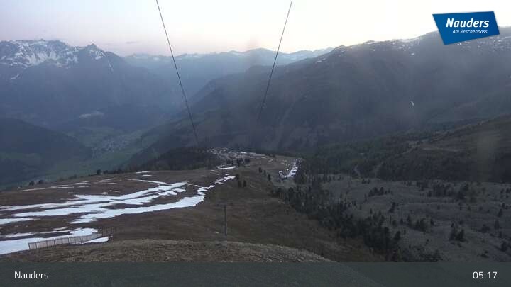 Archived image Webcam Mountain station Zirmbahn (Nauders)