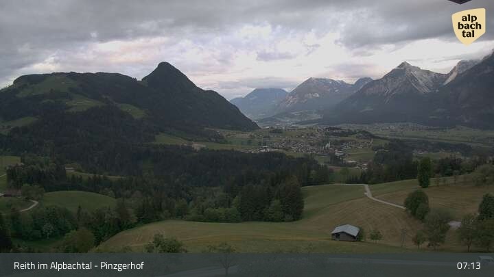 Archived image Webcam Mountain restaurant Pinzgerhof at Brunnerberg