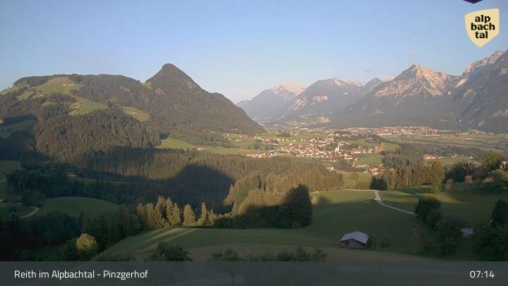 Archived image Webcam Mountain restaurant Pinzgerhof at Brunnerberg
