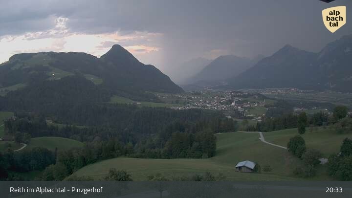 Archived image Webcam Mountain restaurant Pinzgerhof at Brunnerberg