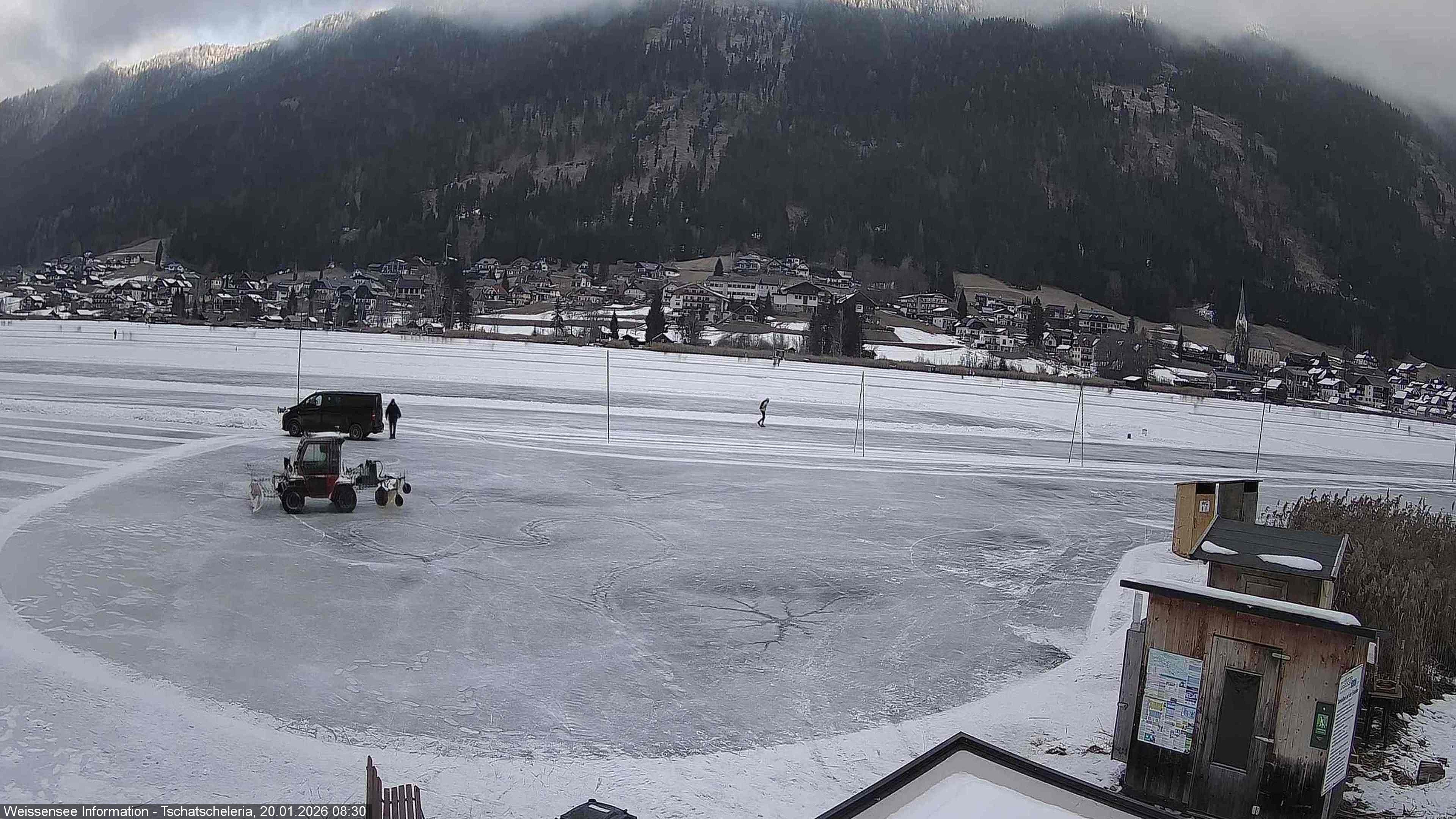 Archiv Foto Webcam Weissensee: Seeblick von Tschatscheleria