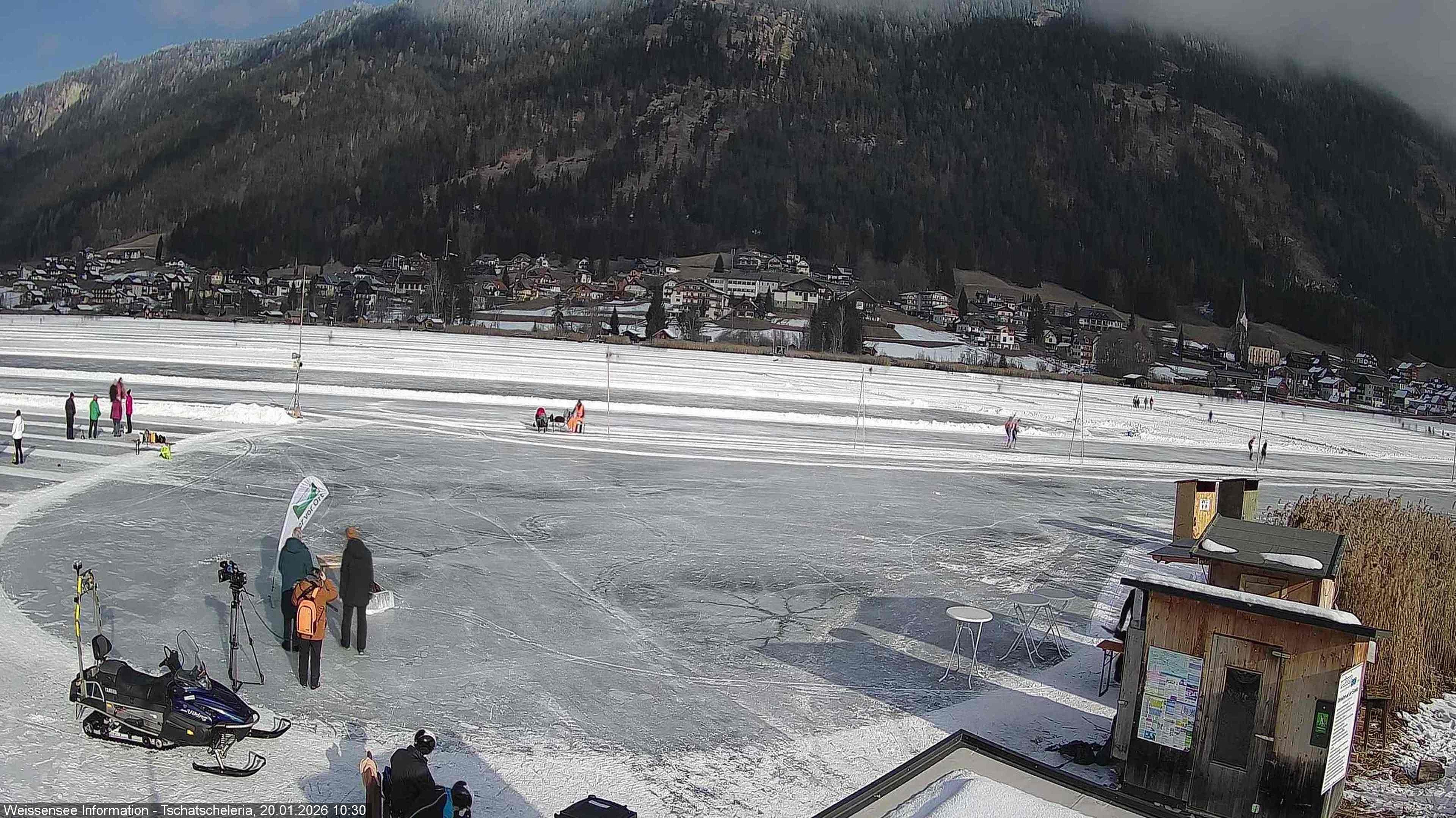 Archiv Foto Webcam Weissensee: Seeblick von Tschatscheleria