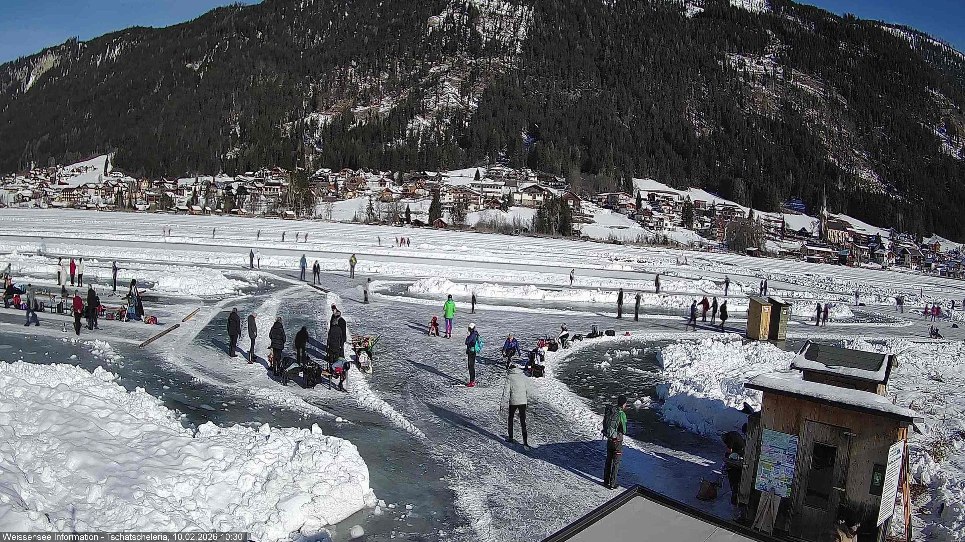Archiv Foto Webcam Weissensee: Seeblick von Tschatscheleria