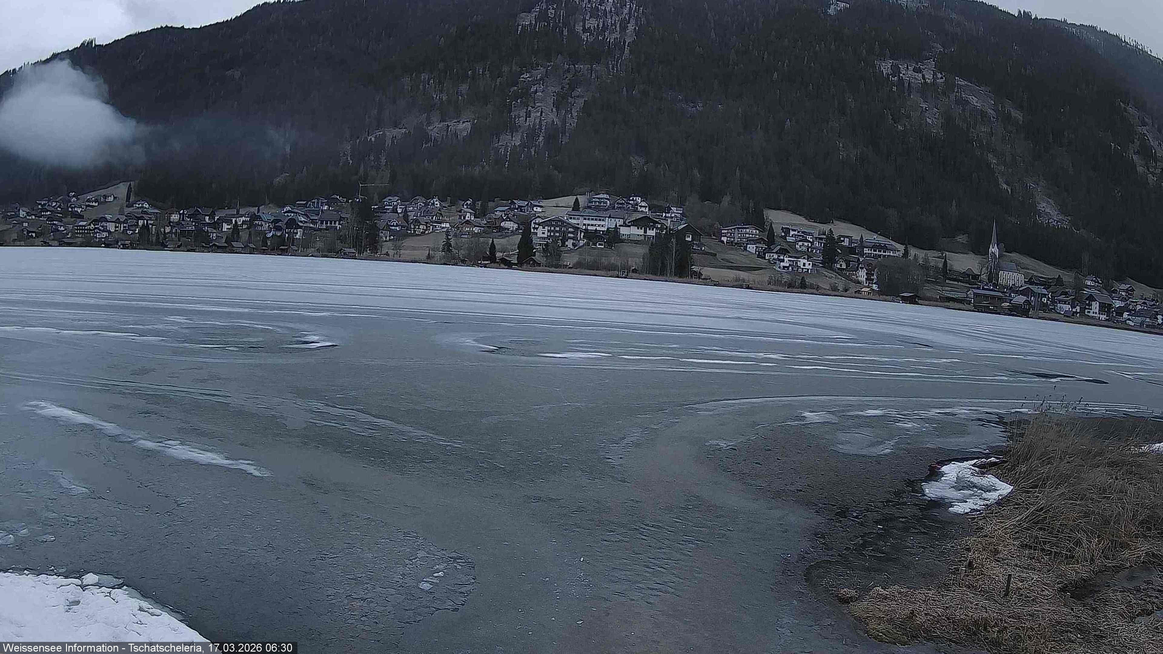 Archiv Foto Webcam Weissensee: Seeblick von Tschatscheleria