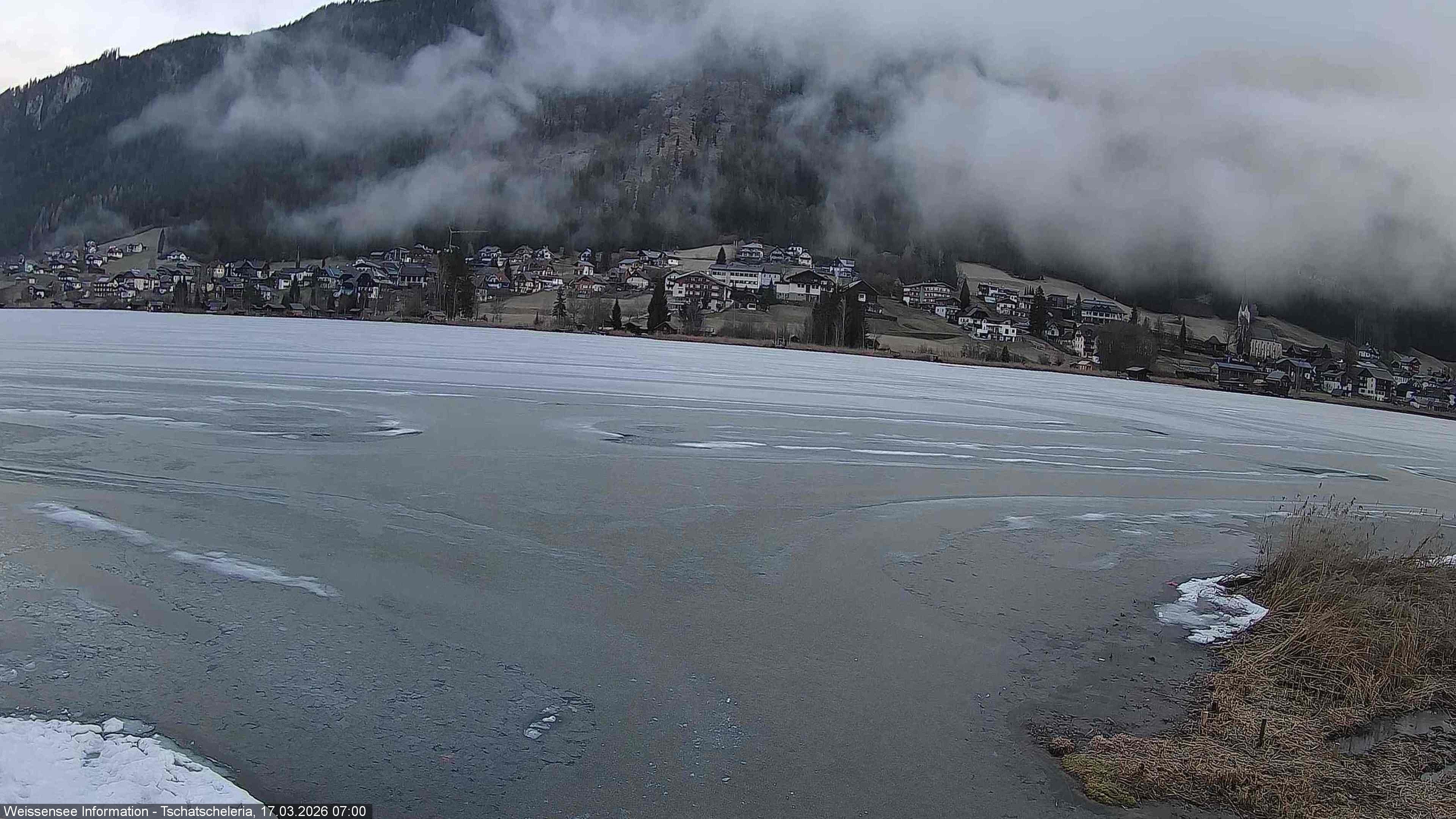 Archiv Foto Webcam Weissensee: Seeblick von Tschatscheleria
