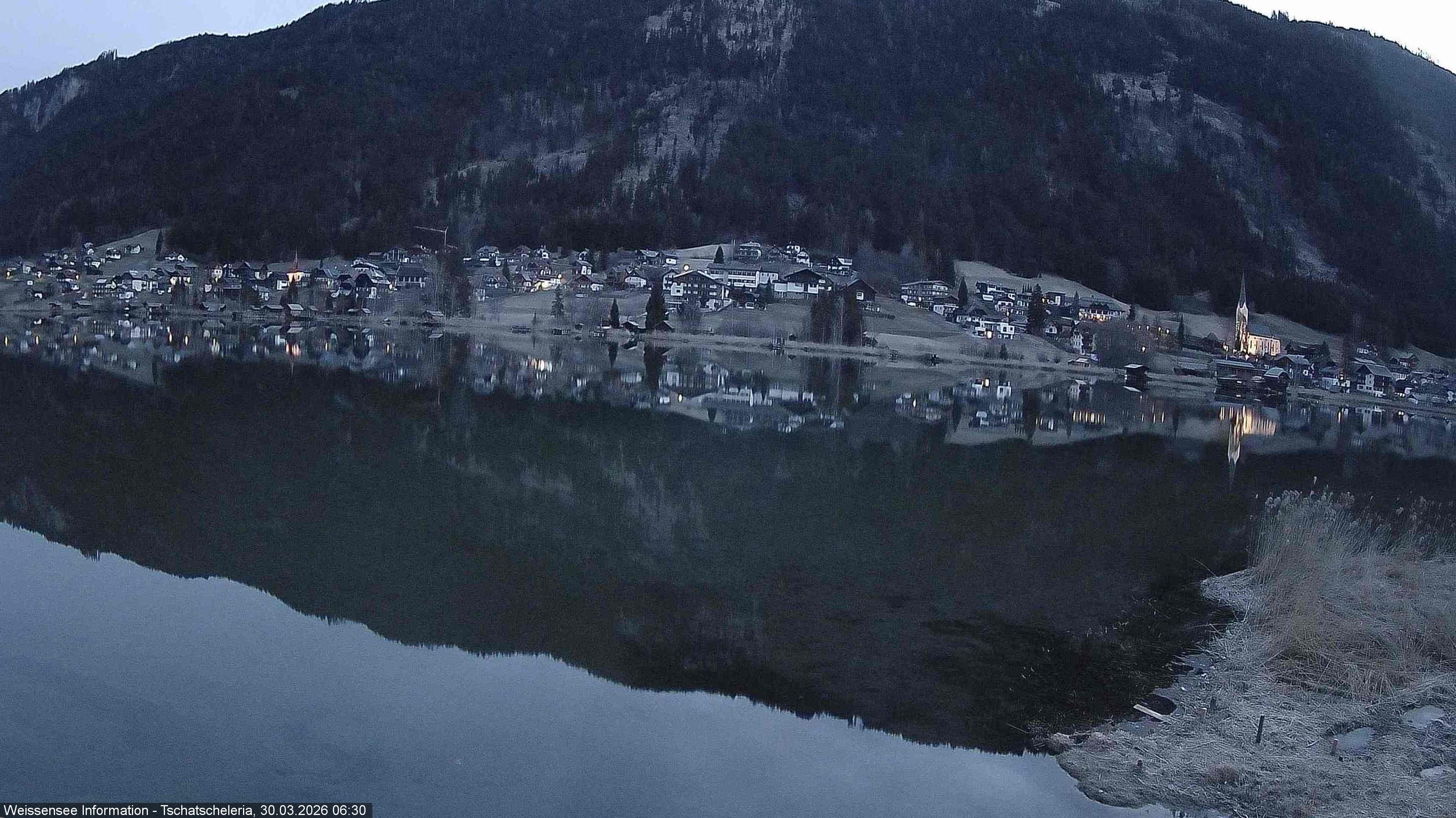 Archiv Foto Webcam Weissensee: Seeblick von Tschatscheleria