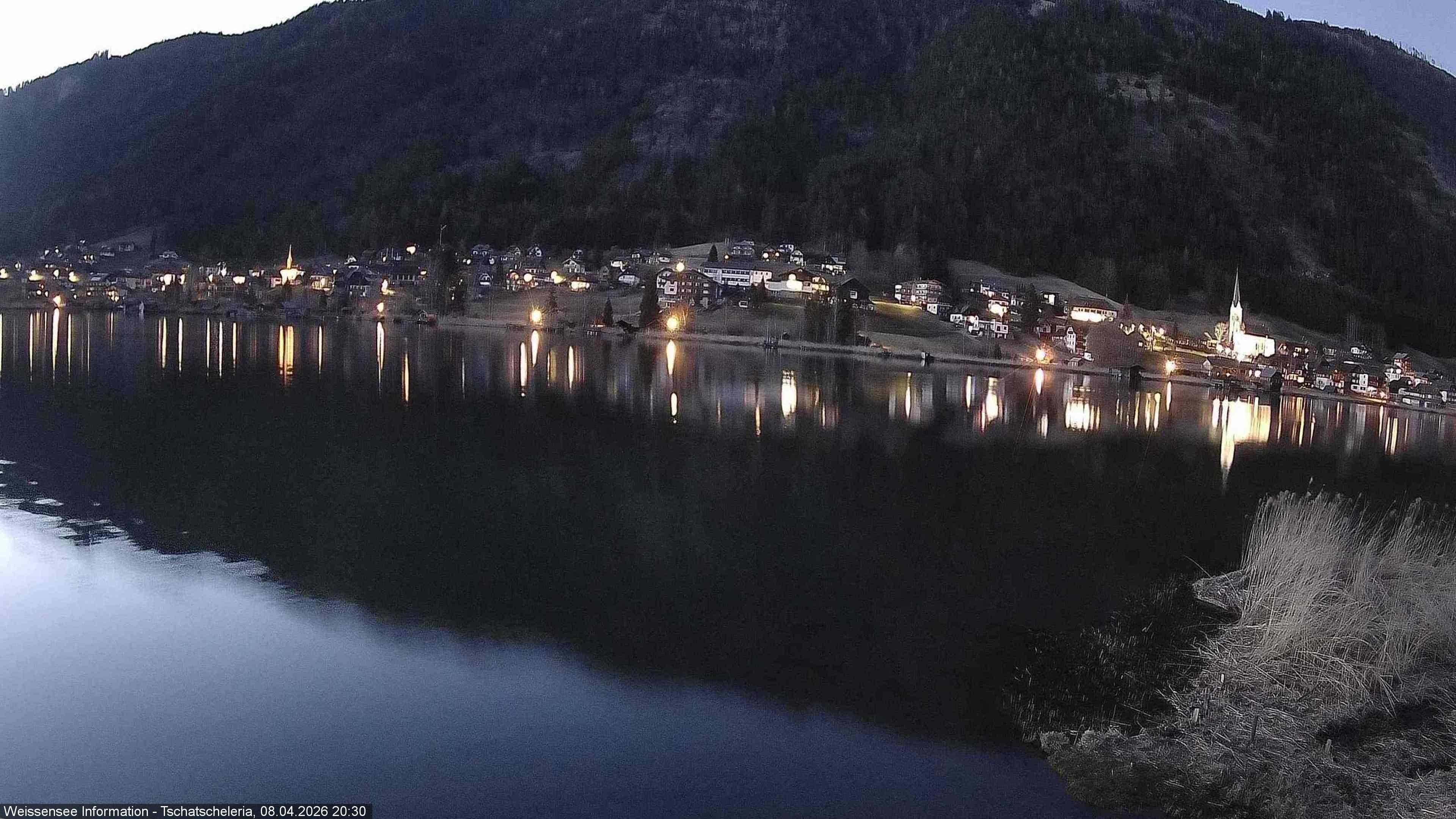 Archiv Foto Webcam Weissensee: Seeblick von Tschatscheleria