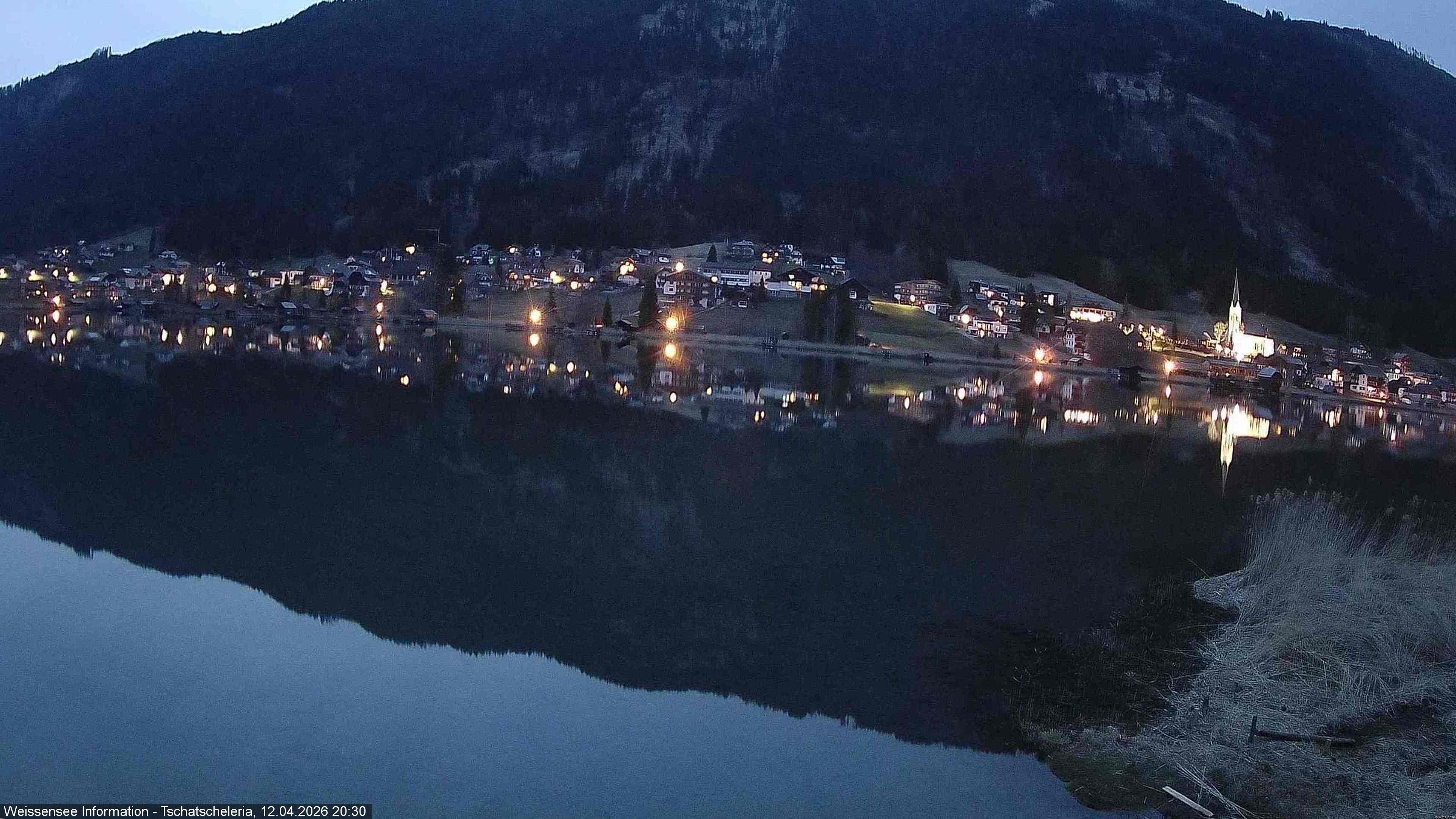Archiv Foto Webcam Weissensee: Seeblick von Tschatscheleria