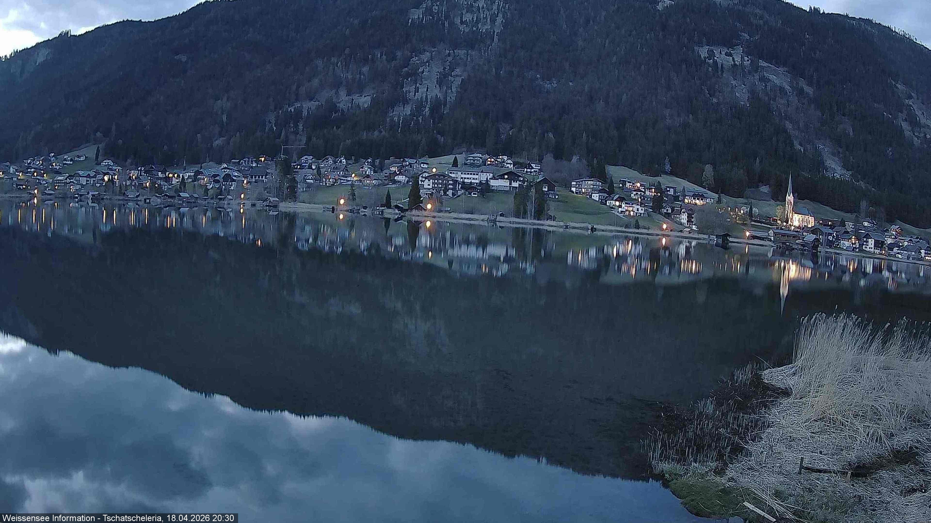 Archiv Foto Webcam Weissensee: Seeblick von Tschatscheleria