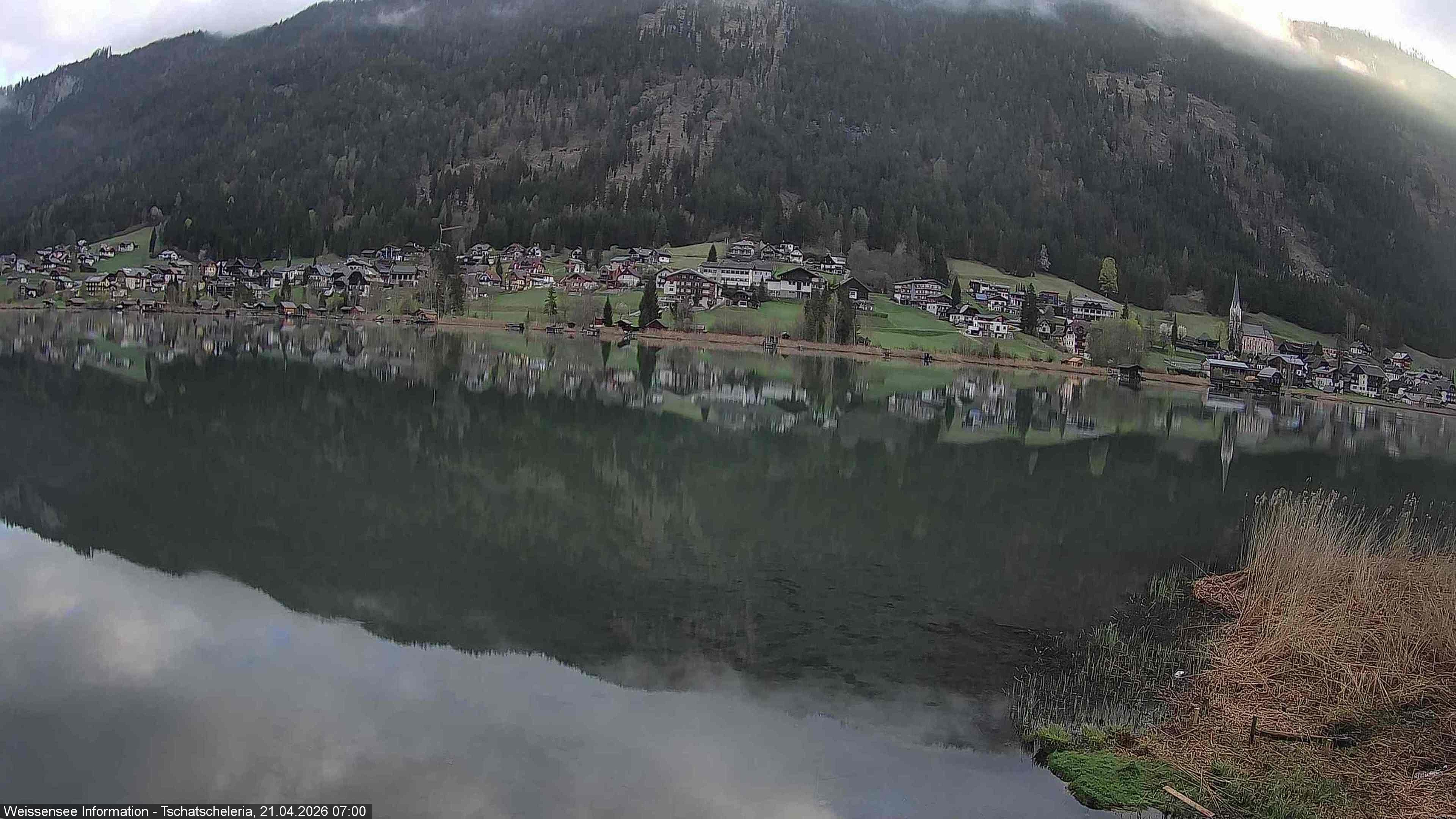 Archiv Foto Webcam Weissensee: Seeblick von Tschatscheleria