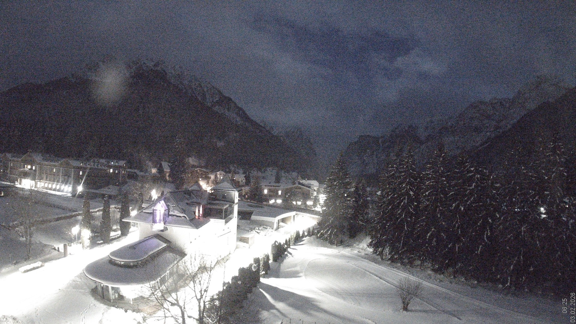 Archiv Foto Webcam Apparthotel Germania – Blick auf das Höhlensteintal