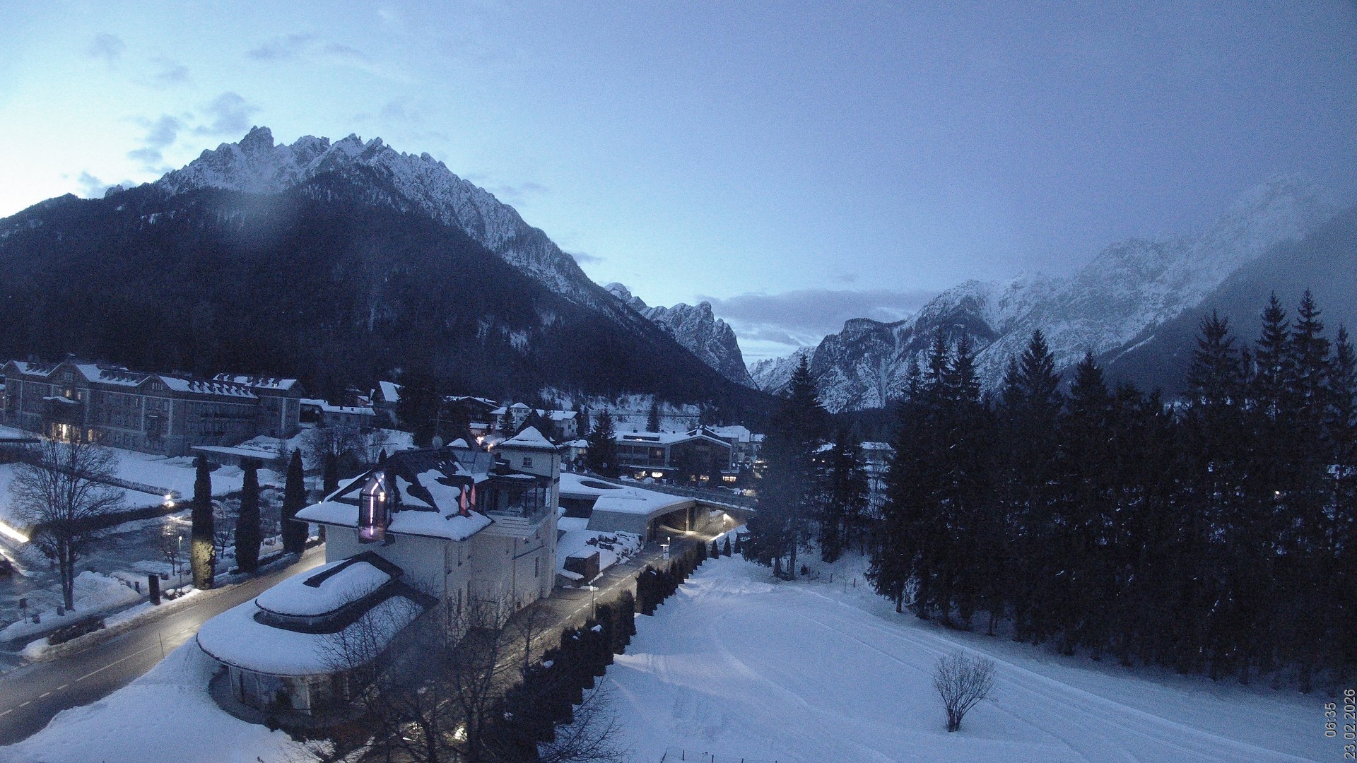 Archiv Foto Webcam Apparthotel Germania – Blick auf das Höhlensteintal