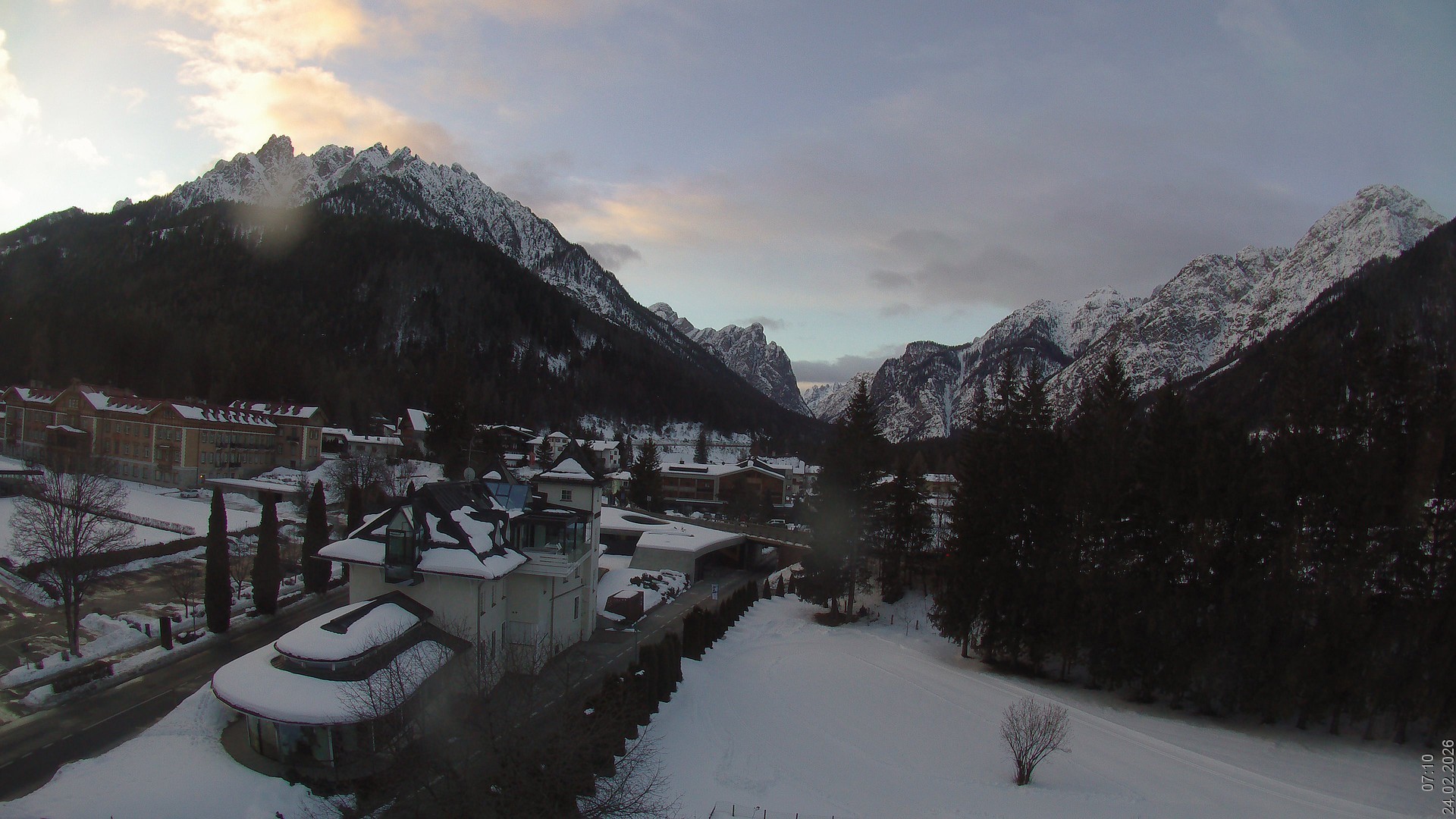 Archiv Foto Webcam Apparthotel Germania – Blick auf das Höhlensteintal