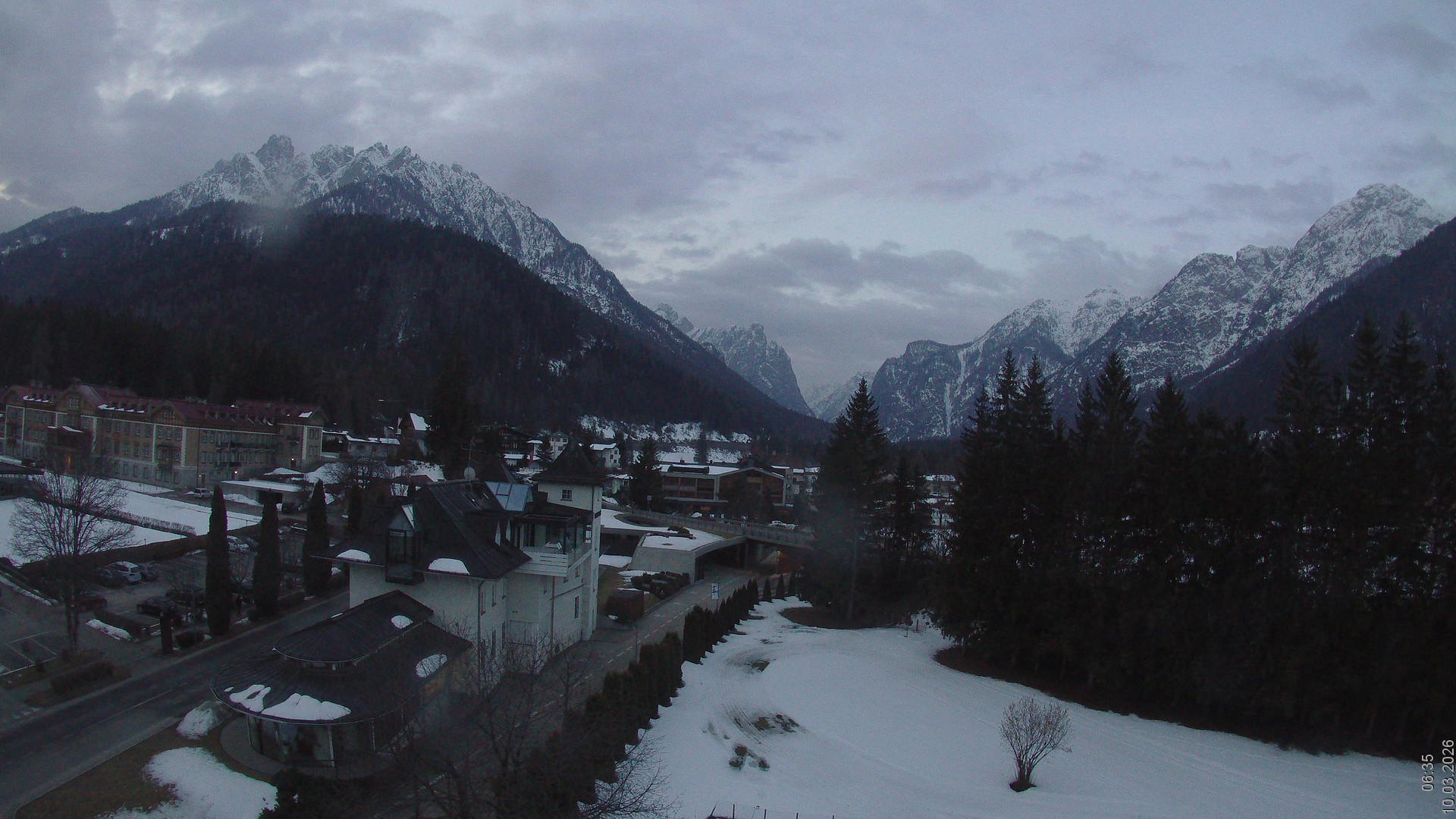 Archiv Foto Webcam Apparthotel Germania – Blick auf das Höhlensteintal