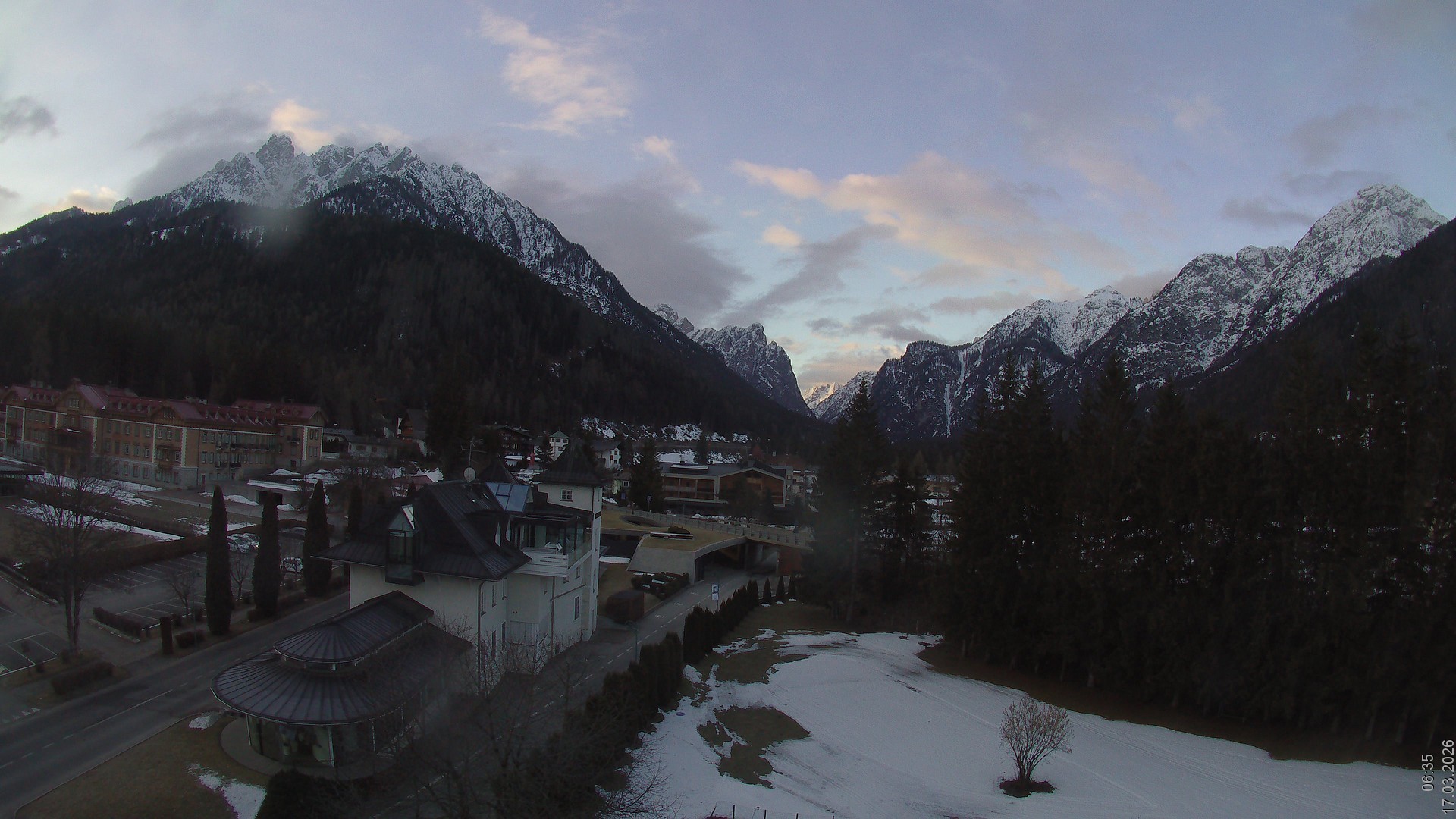 Archiv Foto Webcam Apparthotel Germania – Blick auf das Höhlensteintal