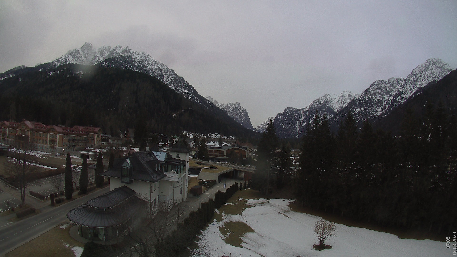 Archiv Foto Webcam Apparthotel Germania – Blick auf das Höhlensteintal