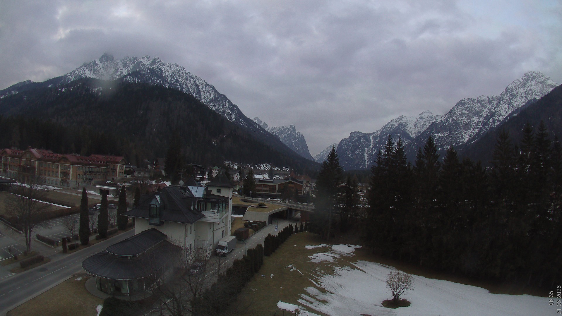 Archiv Foto Webcam Apparthotel Germania – Blick auf das Höhlensteintal