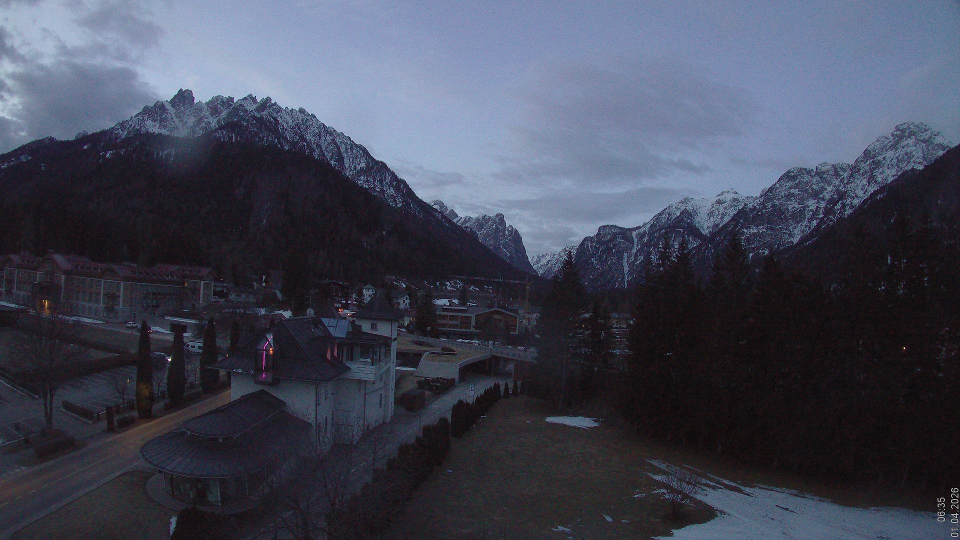 Archiv Foto Webcam Apparthotel Germania – Blick auf das Höhlensteintal