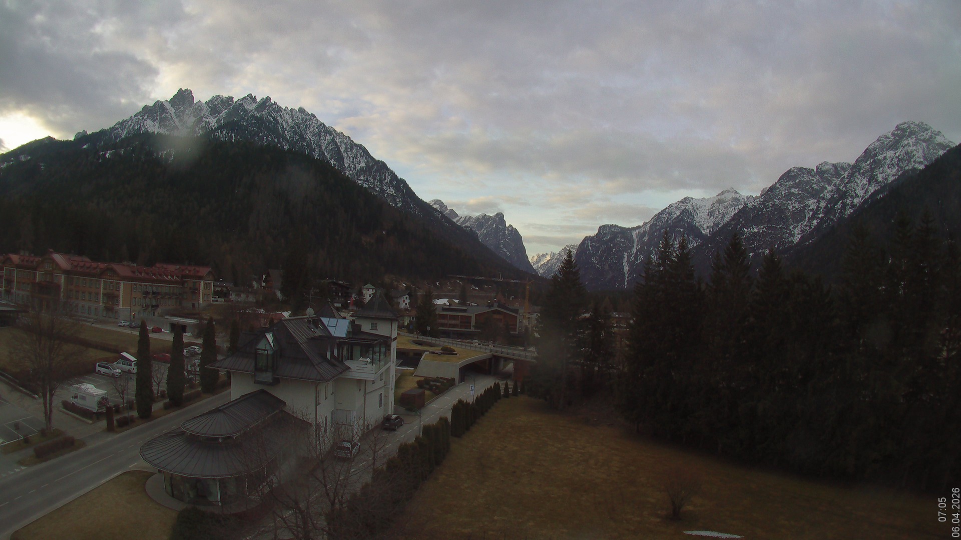 Archiv Foto Webcam Apparthotel Germania – Blick auf das Höhlensteintal