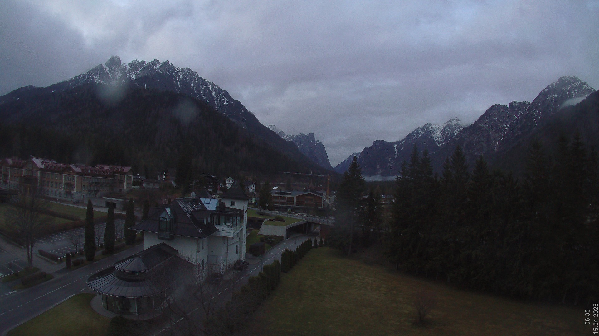 Archiv Foto Webcam Apparthotel Germania – Blick auf das Höhlensteintal