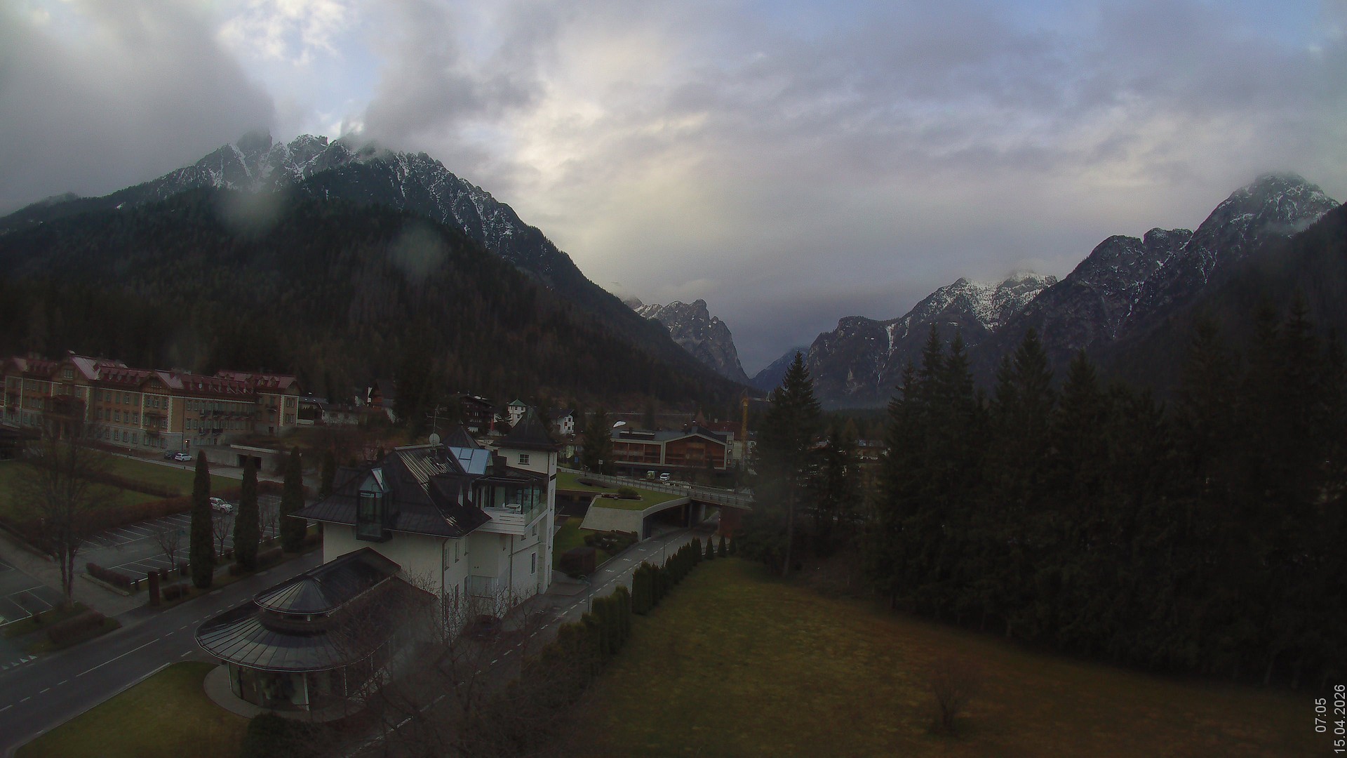 Archiv Foto Webcam Apparthotel Germania – Blick auf das Höhlensteintal
