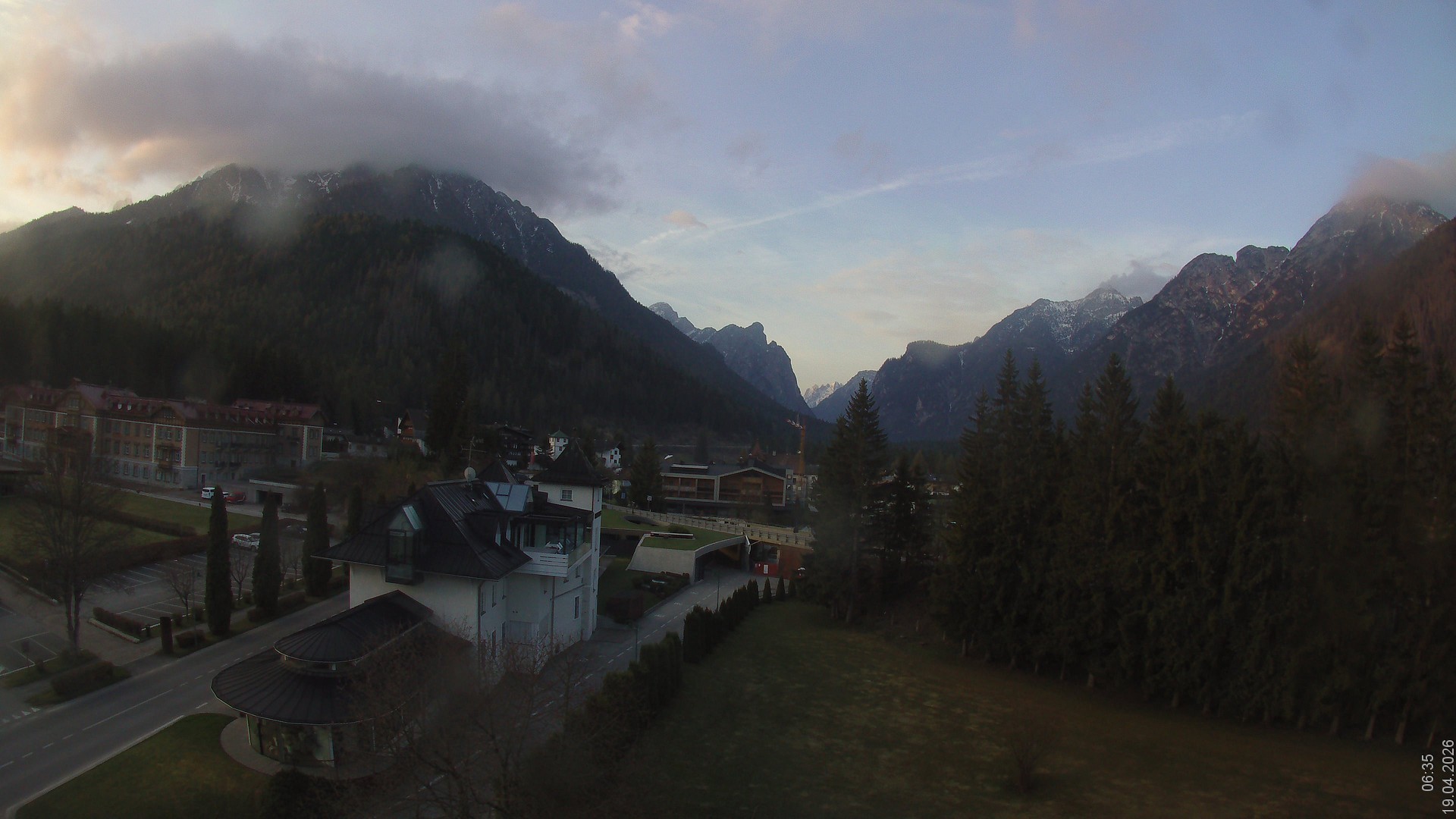 Archiv Foto Webcam Apparthotel Germania – Blick auf das Höhlensteintal