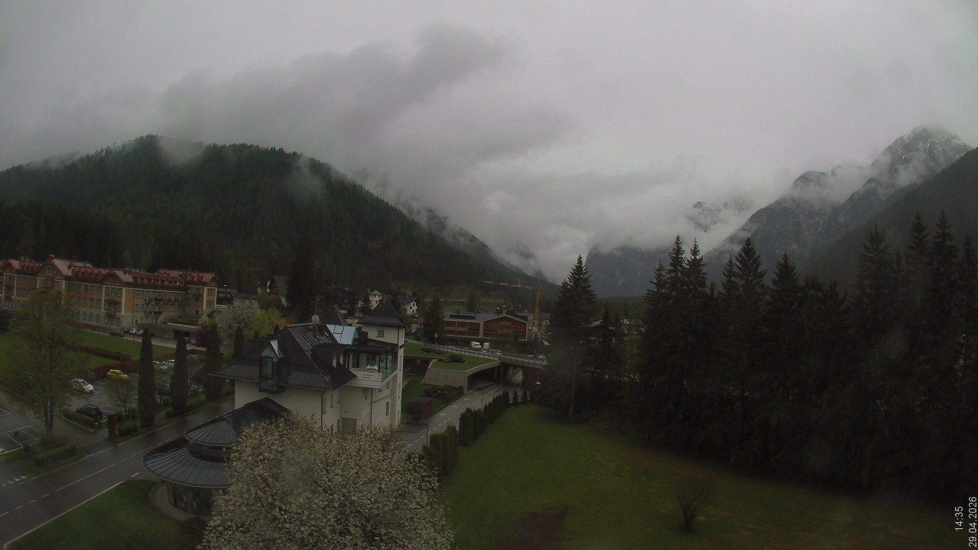 Archiv Foto Webcam Apparthotel Germania – Blick auf das Höhlensteintal